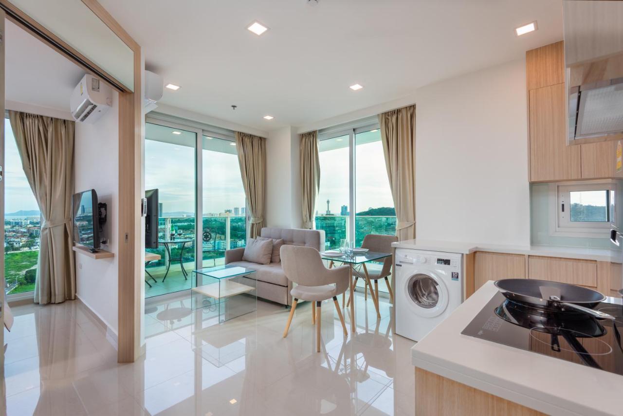 Apartemen Rare Panoramic Sea, & Mountain Views - Xxl Balcony - Free Fast Wifi - Pool - Garden Tower 2317 Pattaya