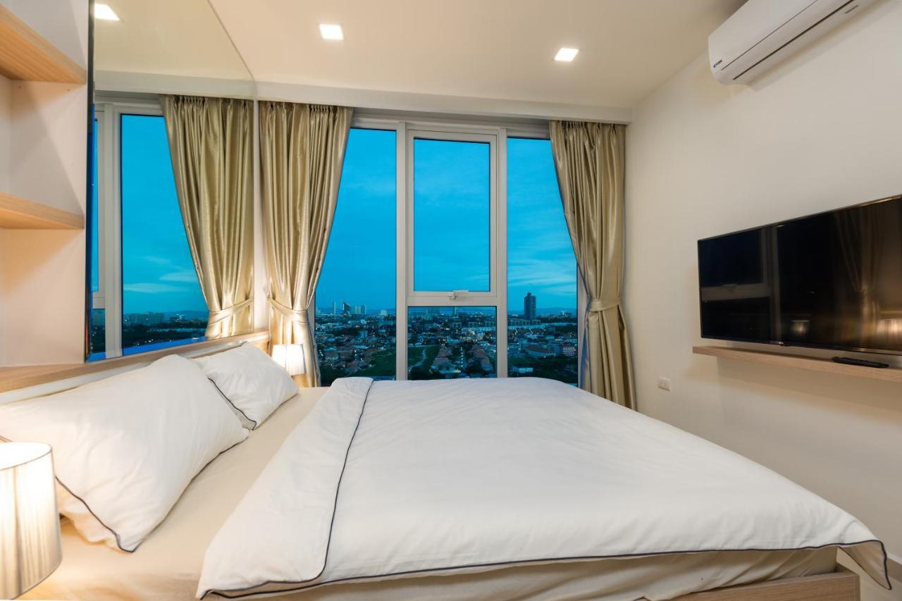 Rare Panoramic Sea, & Mountain Views - Xxl Balcony - Free Fast Wifi - Pool - Garden Tower 2317 Apartemen